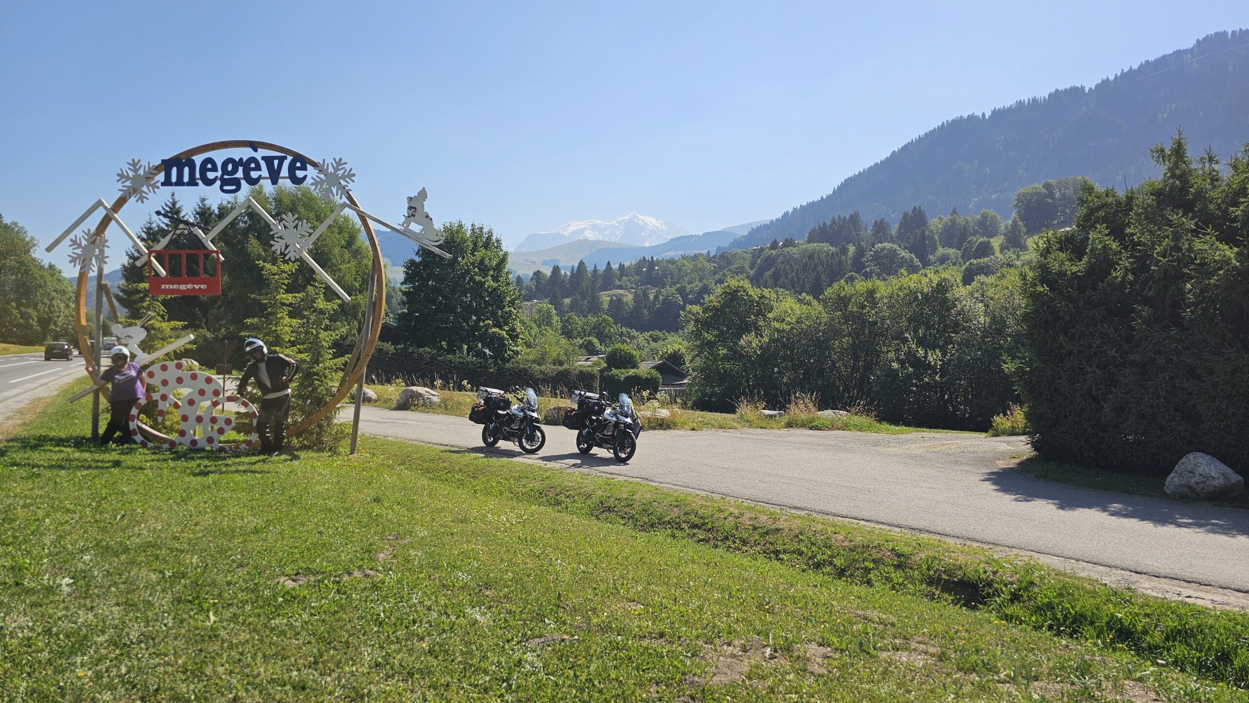 Vue sur le Mont Blanc à l'entrée de la commune de Megève